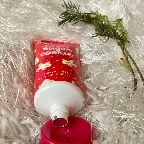 New Sweet and Shimmer Sugar Cookie Hand Lotion - Picture 2 of 3